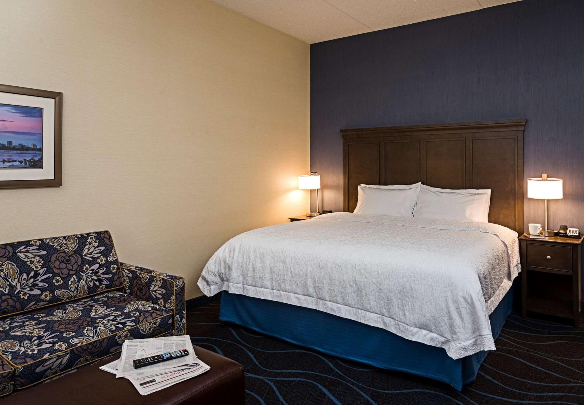 Hampton Inn By Hilton Ottawa Airport Exterior foto