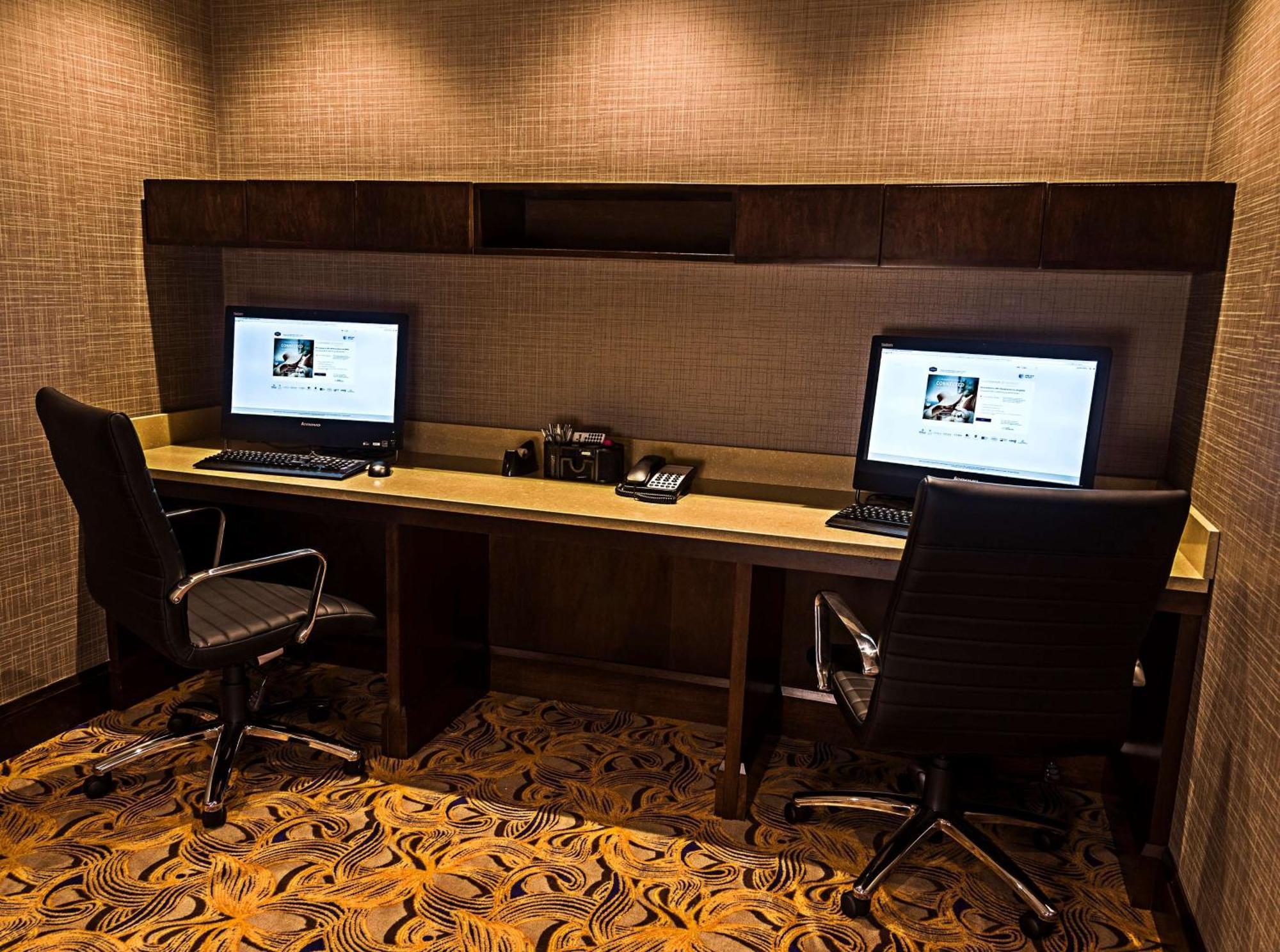 Hampton Inn By Hilton Ottawa Airport Exterior foto